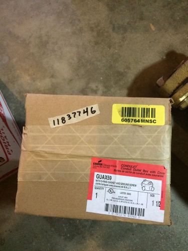 Cooper Crouse  Hinds GUAX59 Condulet 1-1/2&#034; Conduit Outlet Box with Cover NIB