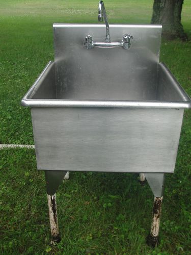Used Commercial Restaurant Stainless Steel One Compartment Sink 24 x24, 14 deep
