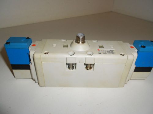 GOOD USED SMC DOUBLE SOLENOID VALVE EVS7-8-FG-D-3ZM0-X53 EVS78FGD3ZM0X53