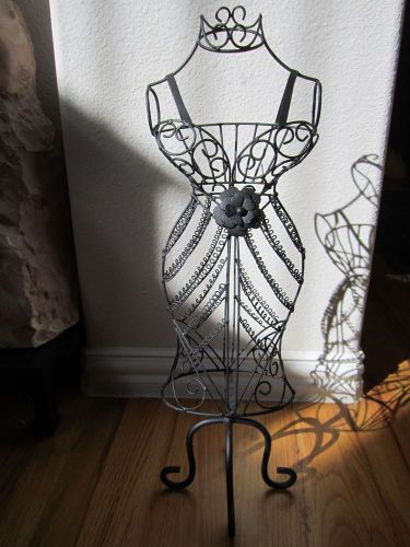 DRESS MANNEQUIN - METAL - 22&#034; TALL - NICE DESIGN - DECORATIVE FOR DESK