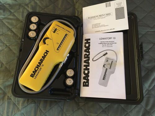 Bacharach 0019-7051 leakator 10 combustible gas detector w/carrying case (used) for sale