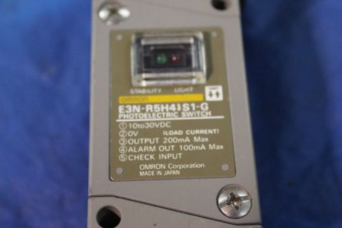 Omron E3N-R5H4 S1-G E3NR5H4S1G Photoelectric Switch U