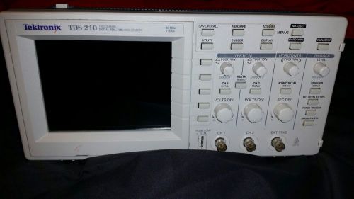 Nice tektronix tds210 digital oscilloscope with p6112 probes for sale