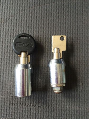 2 CYLINDER LOCK WITH KEYS GREAT FOR STORAGE UNITS ...FREE SHIPPING