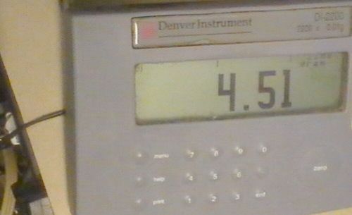 Sartorius/Denver Instrument DI-2200 Balance Scale 2200 x 0.01g  turns on DL