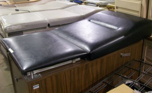 BELMONT MEDICAL EXAM TABLE, MODEL M-CE-4N - BLACK TOP - GOOD CONDITION