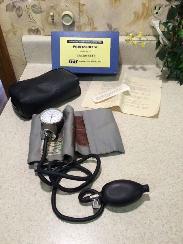 Vtg marshall clayton pro hand aneroid sphygmomanometer blood pressure cuff for sale