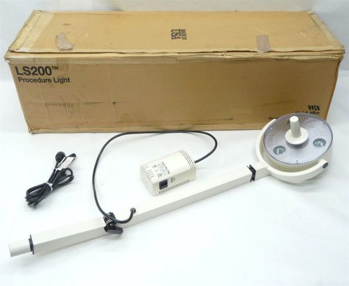 NEW WELCH ALLYN LS200 44200 PHYSICIANS SURGICAL MEDICAL PROCEDURE EXAM LIGHT