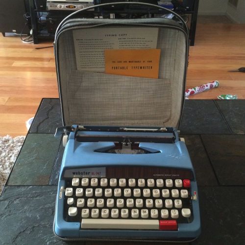 Webster XL-747 Portable Typewriter with Carrying Case