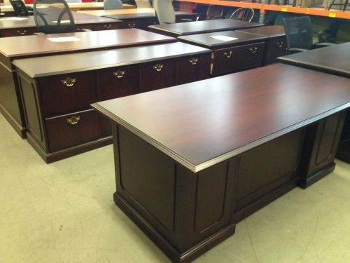 EXECUTIVE TRADITIONAL SET DESK &amp; CREDENZA by NATIONAL OFFICE FURN MAHOGANY WOOD