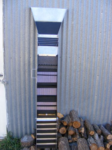 Monster sluice 10 &#034; sluice box with tom -tom ext- with beach box matting (nice) for sale