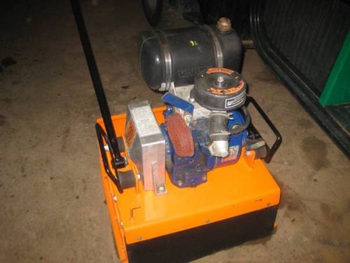 MBW GROUND POUNDER VIBRATING PLATE COMPACTOR