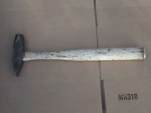 Bricklayer masons hammer weighs 14 oz with the 12 in. long handle