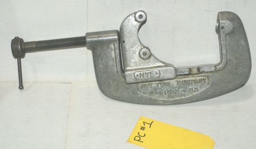 NYE TOOL CO. NO. 4TC  2&#034; THRU 4&#034; PIPE CUTTER USED WORKS GREAT