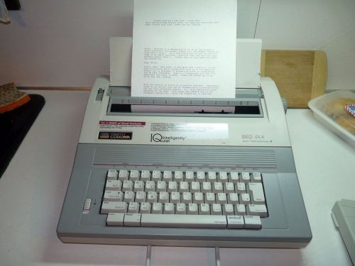 Smith Corona 350 DLE Spell Right Intelligently Quiet Electric Typewriter WORKS!