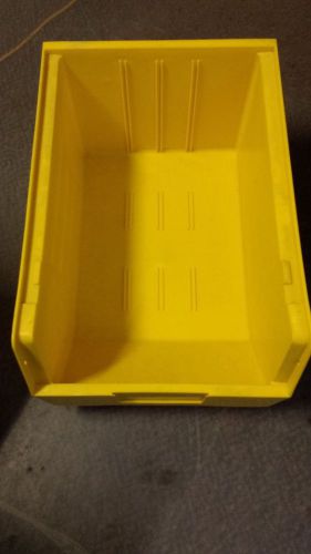 Quantum QUS 255 yellow storage bins