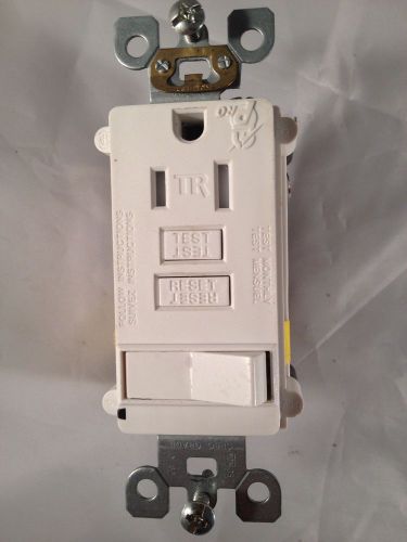 Leviton 15A Combination Tamper Resistant GFI Outlet and Switch Decora White Pro