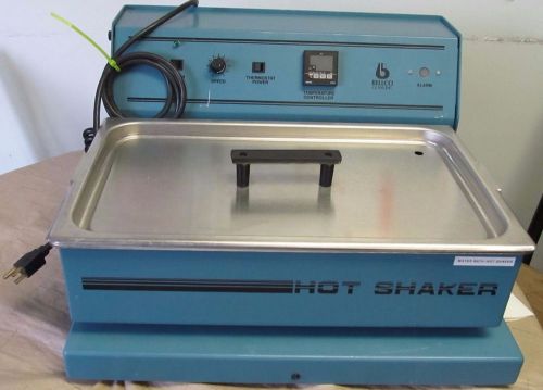 Bellco Glass  Hot Shaker Water Bath, Cat # 7746-22110, Excellent Condition !!