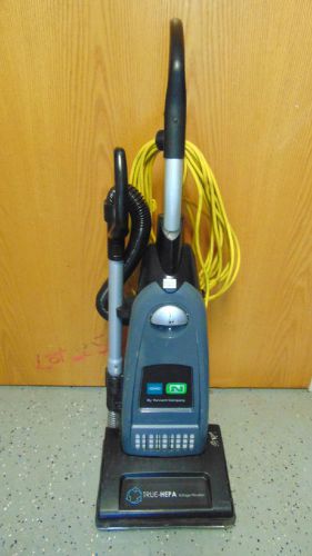 Tennant Commercial Vacuum Cleaner Model V-SMU-14 Works Great! S1473