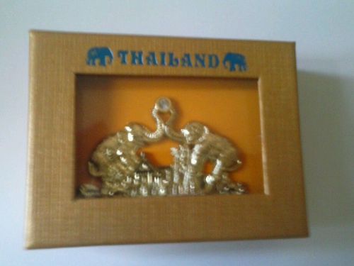 NEW METAL THAILAND ELEPHANTS SOUVENIR BUSINESS CARD HOLDER OFFICE DESK DECOR.