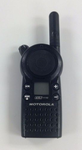 Motorola CLS1110 5-Mile 1-Channel UHF 2-Way Radio Good Condition