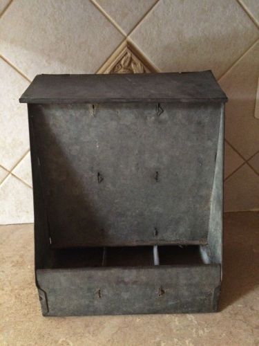 Galvanized  Pet Chicken Rabbit Farm Wall FEEDER GREAT CONDITION NO RUST