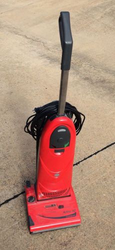 Lindhaus Activa 30 commercial hospital upright vacuum cleaner***