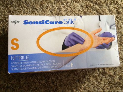 Medline Sensicare Silk Nitrile Exam Gloves, Blue, Small, 200 Count