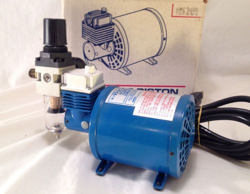 W R Brown Speedy HS201 Air Brush Compressor w/ Regulator and Filter