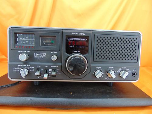 Vintage REALISTIC DX-302 Quartz Synthesized 10KHz-30MHz Communication RECEIVER