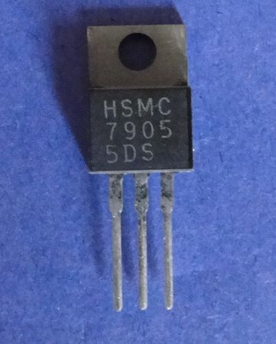 7905  - QTY 35 -  NEW HSMC   VOLTAGE REGULATOR TO-220 -5V 1A