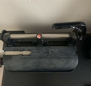 VINTAGE INDUSTRIAL ACCO MODEL 350 HEAVY DUTY 3 HOLE BLACK PAPER PUNCH