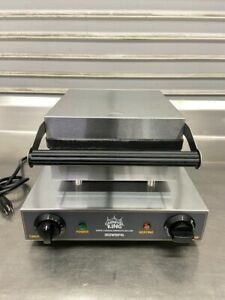 Single Belgian Waffle Maker Counter Top Electric Carnival King 382WBS46 #6183