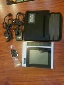 J2 InFocus Model Panelbook 550 In Case With Plugs And Remote