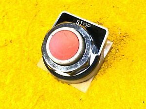 SQUARE D RED STOP MOMENTARY PUSHBUTTON 31052-001 with STOP LEGEND PLATE