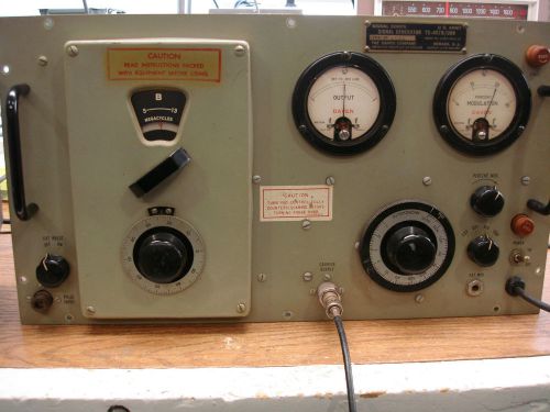 Vintage U.S. Army TS-497B/URR Signal Generator made by THE DAVEN CO.