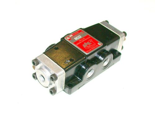 AAA PRODUCTS GENERAL PURPOSE PNEUMATIC VALVE 1/4 NPT MODEL RD2
