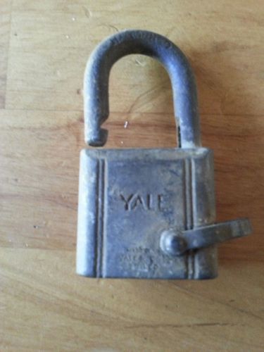 VINTAGE U.S. MILITARY YALE PADLOCK MADE IN THE USA