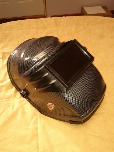 Welding Helmet Dark Before the Arc. 100% CLEAR VIEW Great for Grinding. Chin Act