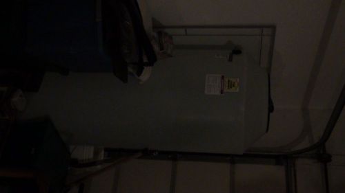 200 gallon poly water storage vertical tank &#034;potable water clean good condition&#034;