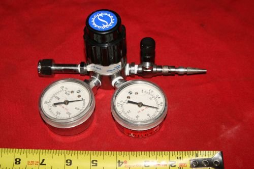 ALCON 8065797301 MADE IN USA Air Gas Oxygen High Purity Regulator Lab Grade 500