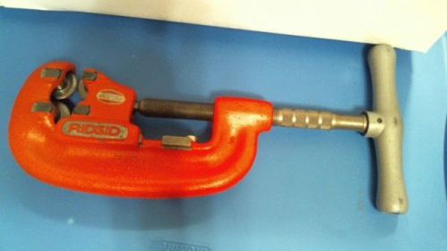 GREAT! Ridgid 42-A 4-Wheel Pipe Cutter with 3/4&#034; - 2&#034; Pipe Capacity Red