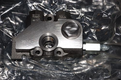 NIB Prince 20I2J Hydraulic Directional Control Valve Inlet Section