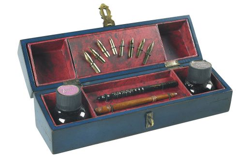 Authentic Models Windsor Travel Writing Set in Distressed Navy Blue
