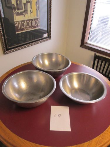 LOT OF (3) COMMERCIAL STAINLESS STEEL MIXING BOWLS - NO RESERVE - GREAT SIZE -
