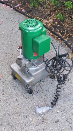Greenlee 960 hydraulic pump for conduit bender nice unit for sale