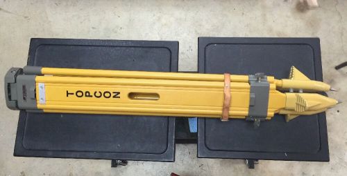 Topcon Wood Tripod for Survey Transit Construction W/Needle Stand Excellent