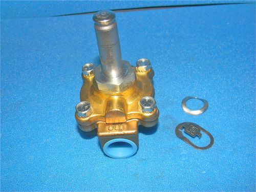 Parker 1/2&#034; NPT Two Way Piloted Brass Diaphragm Solenoid Valve 150 Max psi