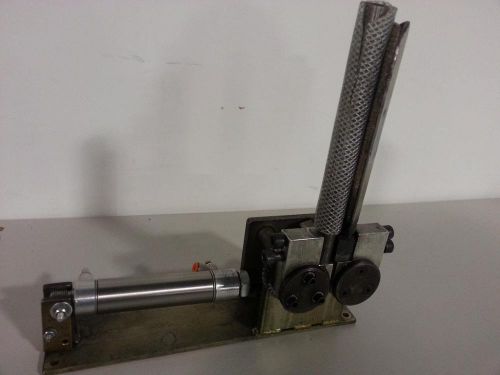 Metal geared device with Bimba hydraulic cylinder