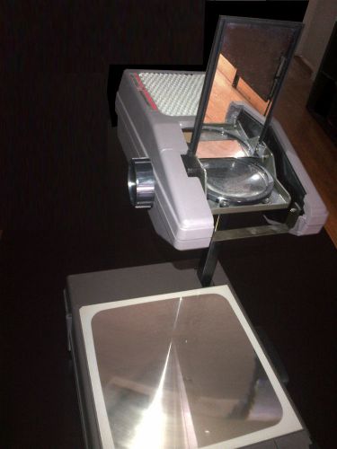 3M SERIES 2000 OVERHEAD PROJECTOR with FOLD DOWN ARM